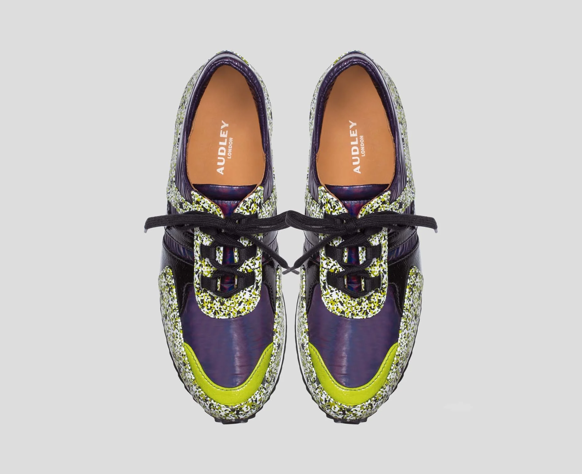 Sneaker de mujer en piel con tacón bajo. Easter - Image 3