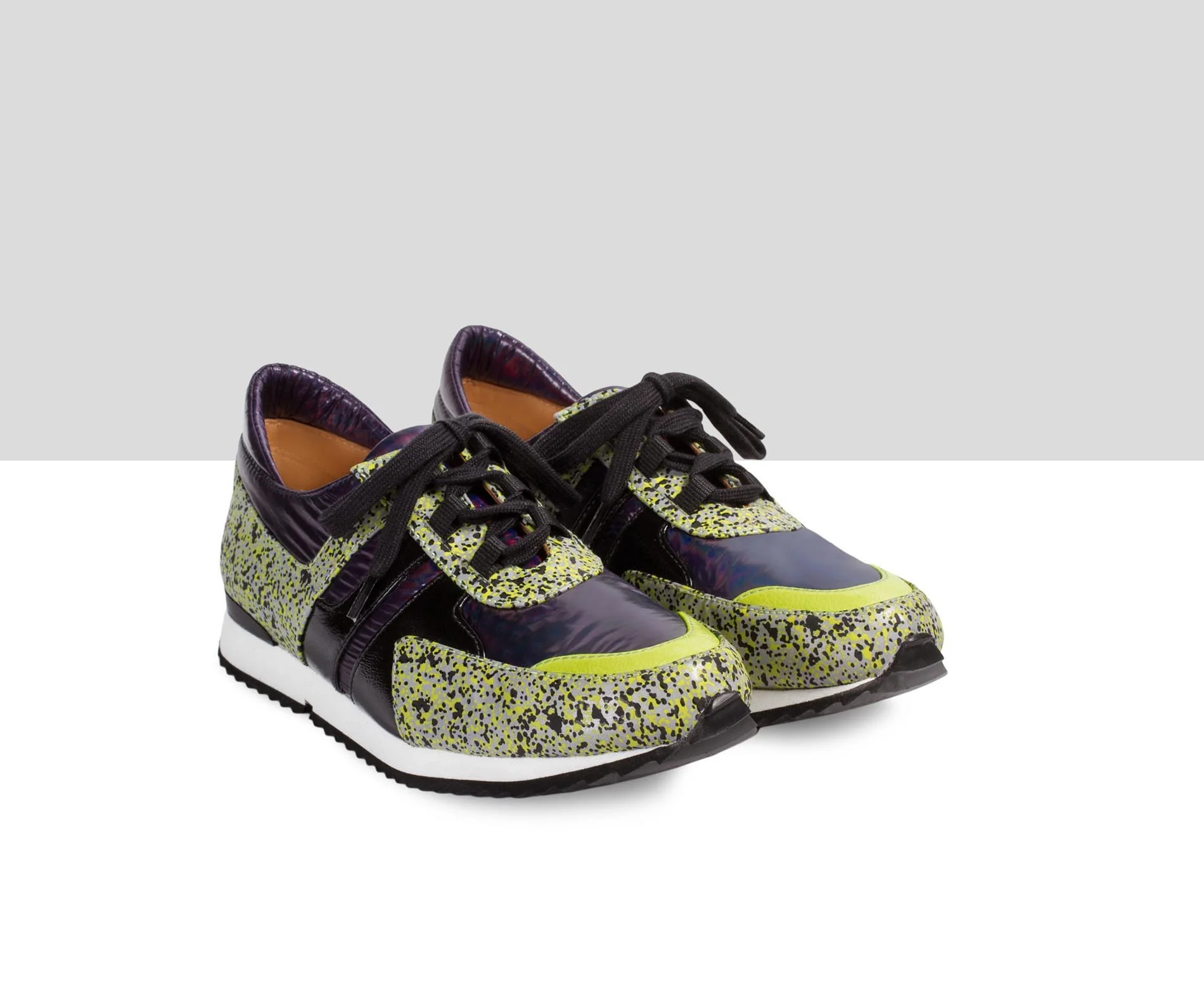 Sneaker de mujer en piel con tacón bajo. Easter - Image 4