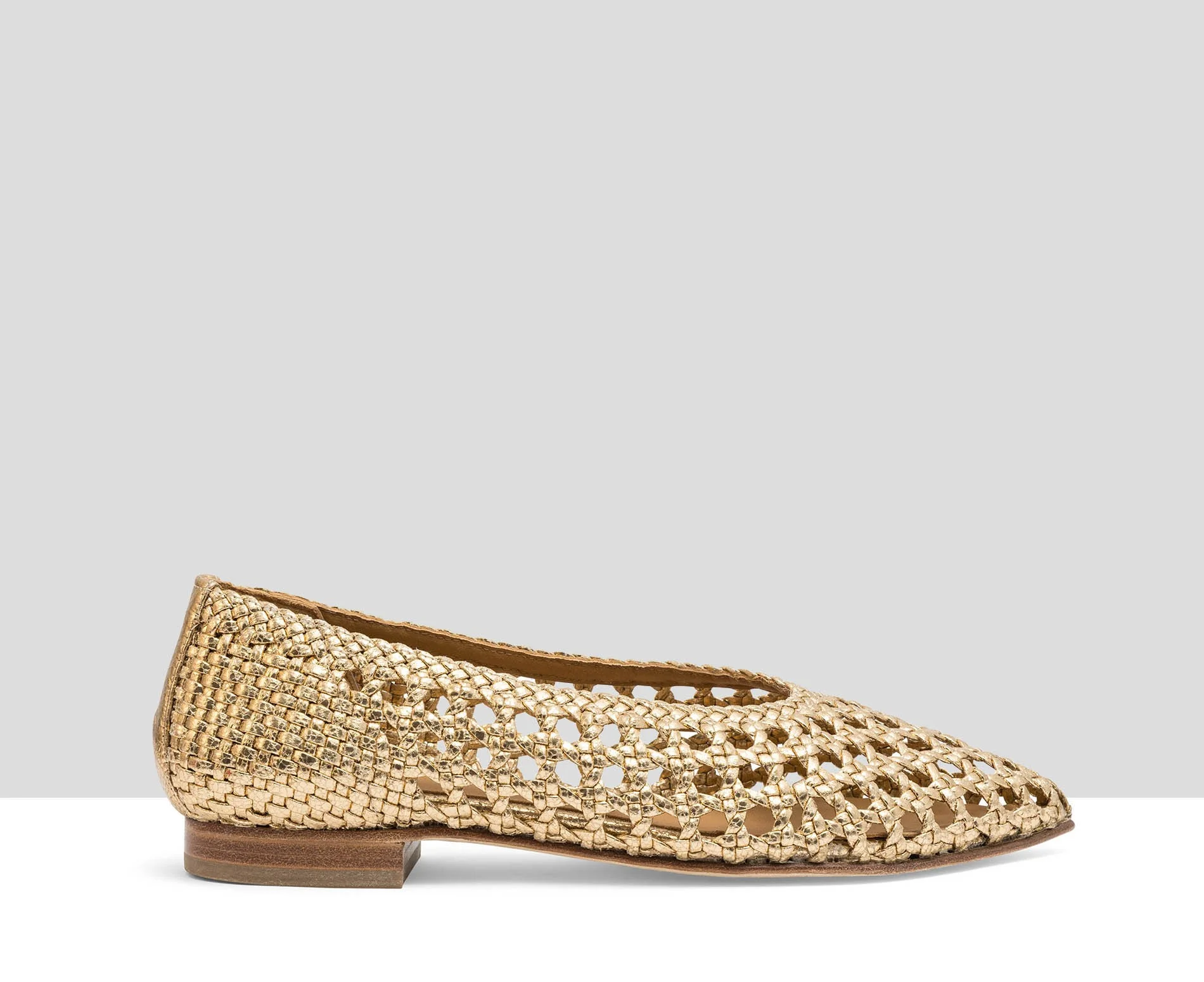 Zapato de mujer en piel con tacón bajo. Leydi - Image 2