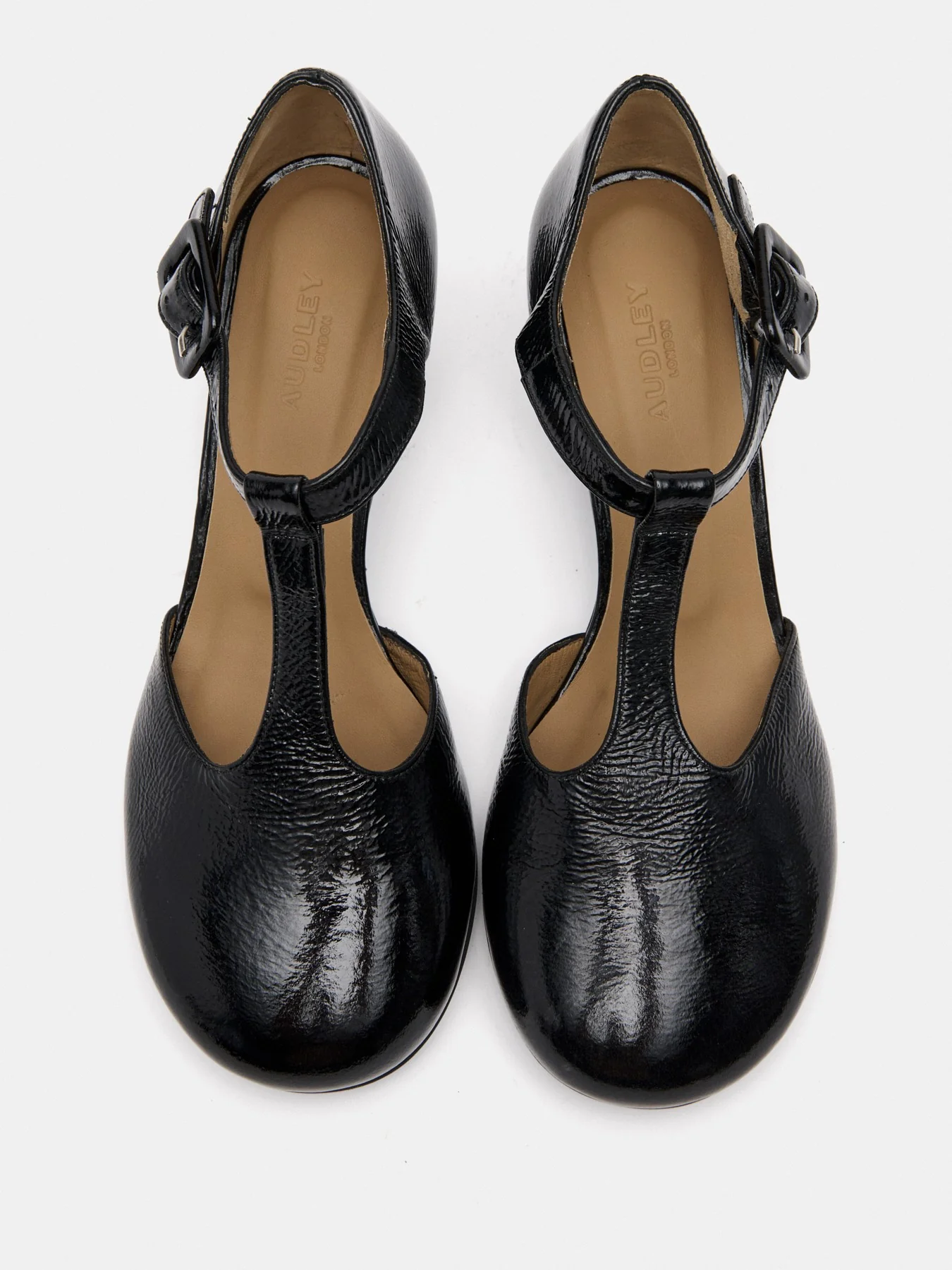 Zapato de mujer en piel con tacón bajo. Maite - Image 4