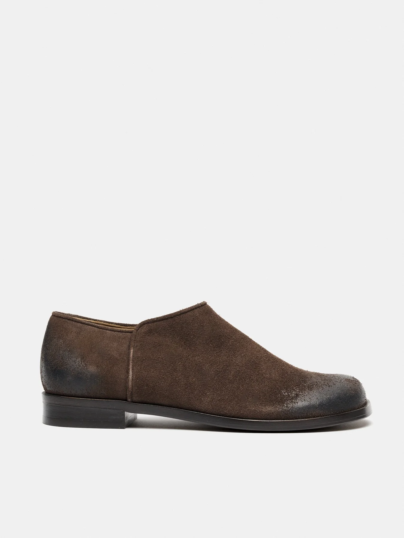 Zapato de mujer en piel con tacón bajo. Montse - Image 2