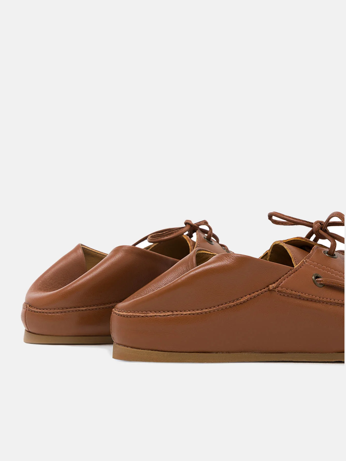 Zapato de mujer en piel con tacón bajo. Nautica - Image 5