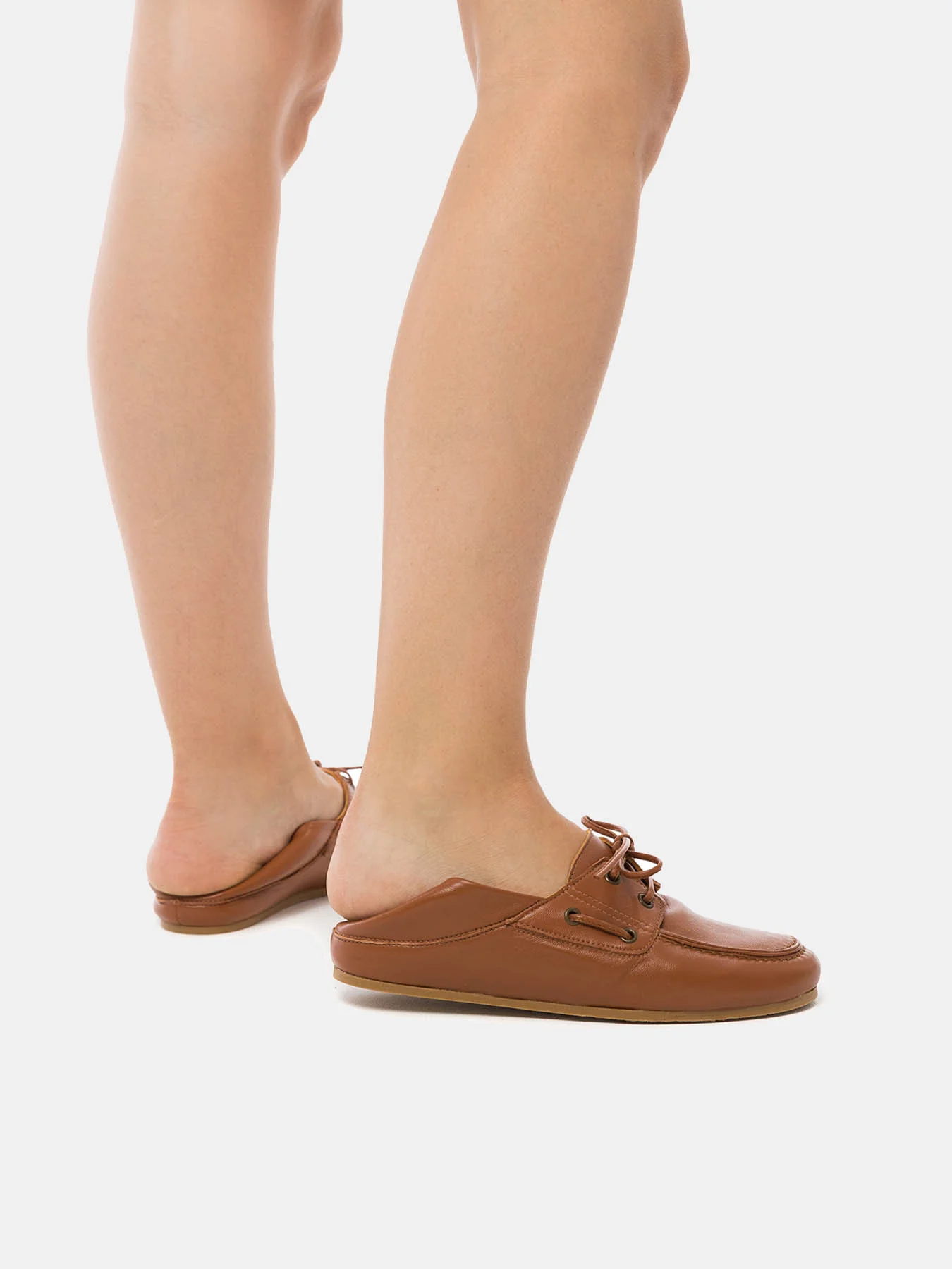 Zapato de mujer en piel con tacón bajo. Nautica - Image 7