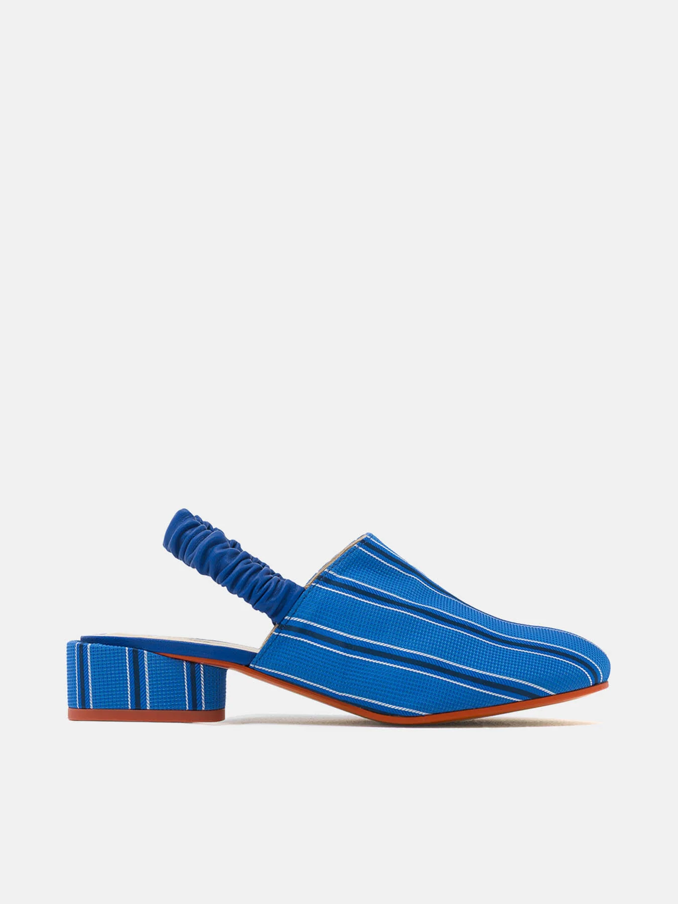 Zapato de mujer en piel con tacón bajo. Nicolina - Image 2