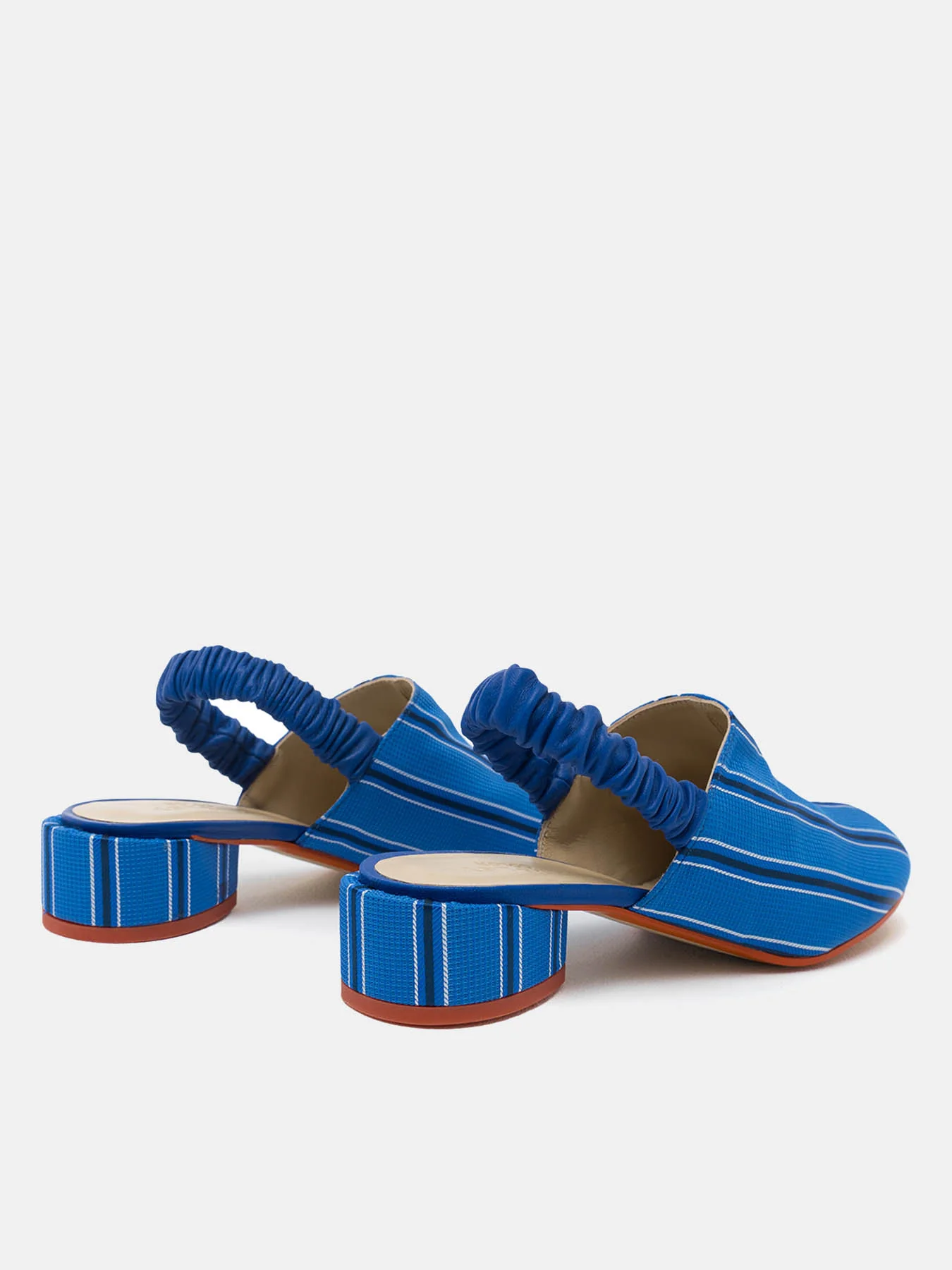 Zapato de mujer en piel con tacón bajo. Nicolina - Image 3