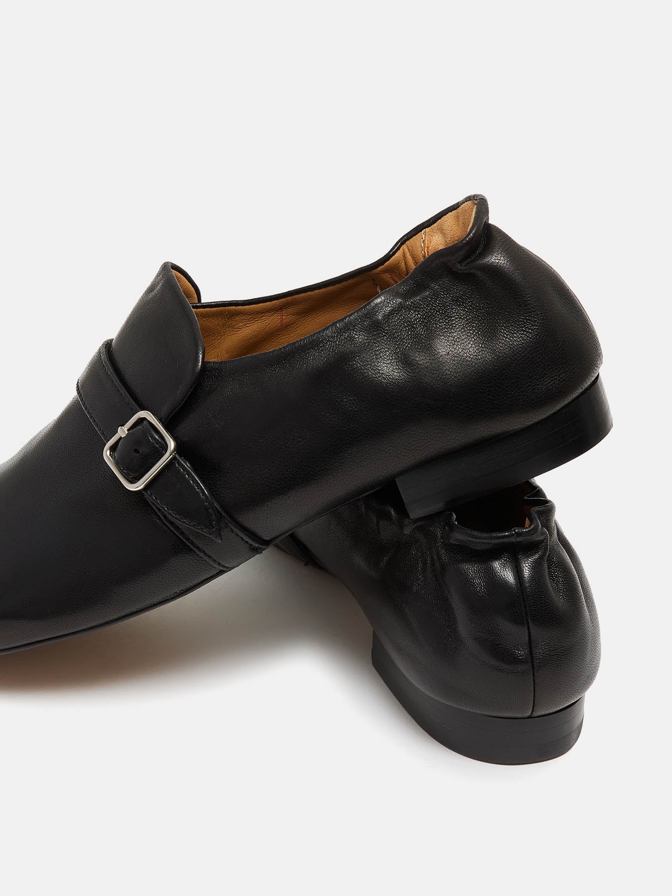 Zapato de mujer en piel con tacón bajo. Nuris - Image 2